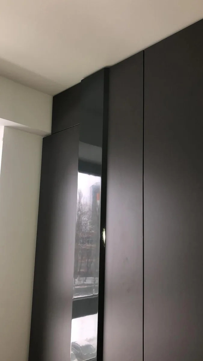 Garderoba antracit mat lucios perete complet detaliu lateral la comanda Bucuresti